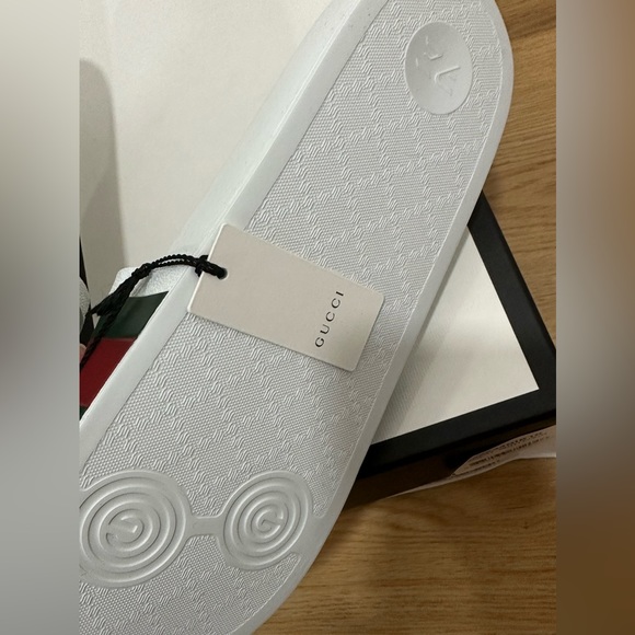 GUCCI SIGNATURE STRIPE SLIDE CLASSIC SANDALS in WHITE Size 10 New & Authentic. - Picture 4 of 5